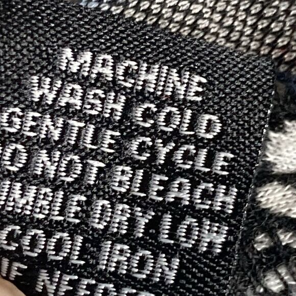 Torrid Blazer Womens 4X White‎ Rose Pockets Shoulder Pads Jacket Single Breasted - Picture 7 of 9